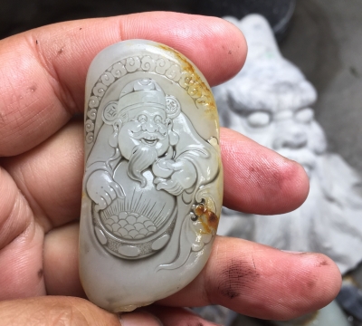 玉雕师李晓的钟馗作品加工制作过程