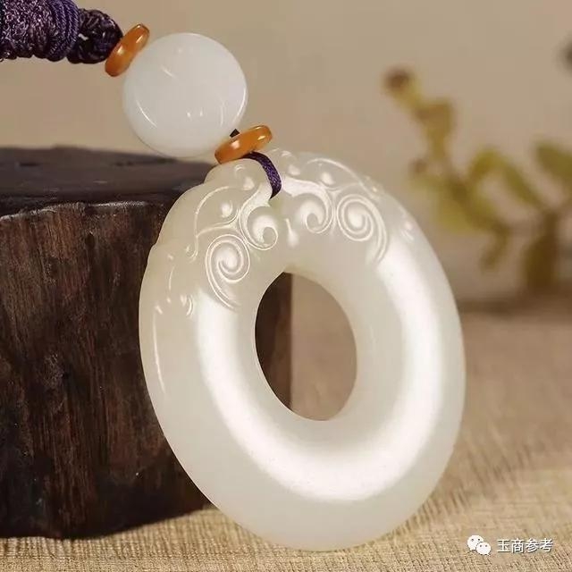 玉是圆的难雕,瓷是方的难烧——玉雕中的圆
