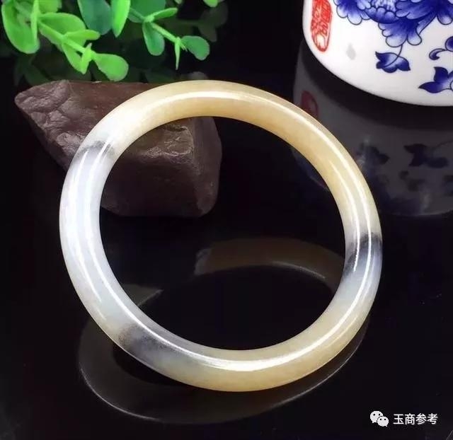 玉是圆的难雕,瓷是方的难烧——玉雕中的圆