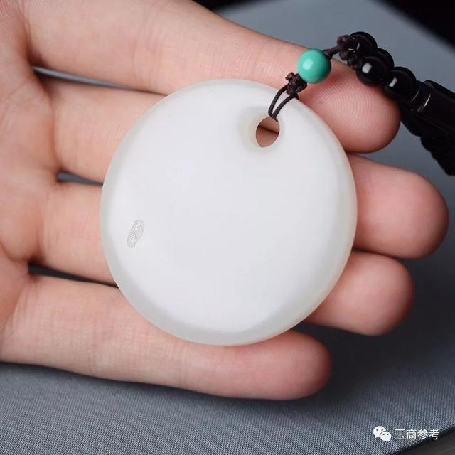 玉是圆的难雕,瓷是方的难烧——玉雕中的圆