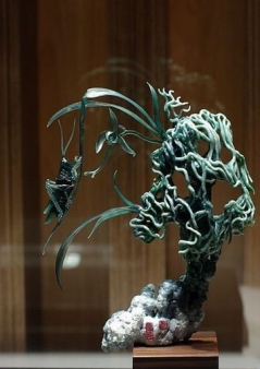 翡翠御风而上