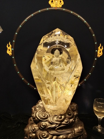 胡景尊自主雕刻水晶佛造像