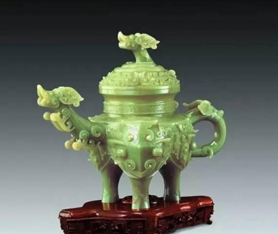 上海玉石雕刻厂雕师刘忠荣炉瓶作品