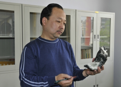 拓宝玉器厂玉石雕刻设计师仵孟超个人风采