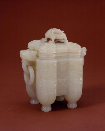 清代玉器青玉兽耳四柱式炉