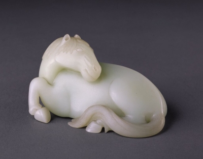 清代玉器　青玉卧马