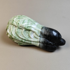 独山玉绿白青花玉白菜遇百财手把件