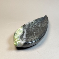独山玉绿白青花事业有成香茶一片叶子小摆件